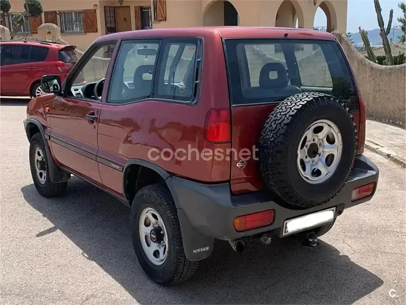 Usado Nissan Terrano 100 CV (73 kW) 1995 Granate SUV
