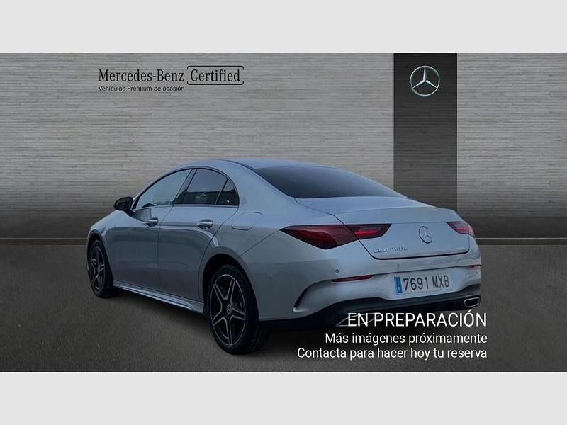 Usado Mercedes CLA250e AMG line 218 CV (160 kW) 2024 Gris Berlina
