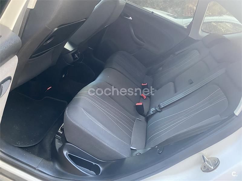 Usado Seat Altea XL Reference 105 CV (77 kW) 2013 Blanco Monovolumen