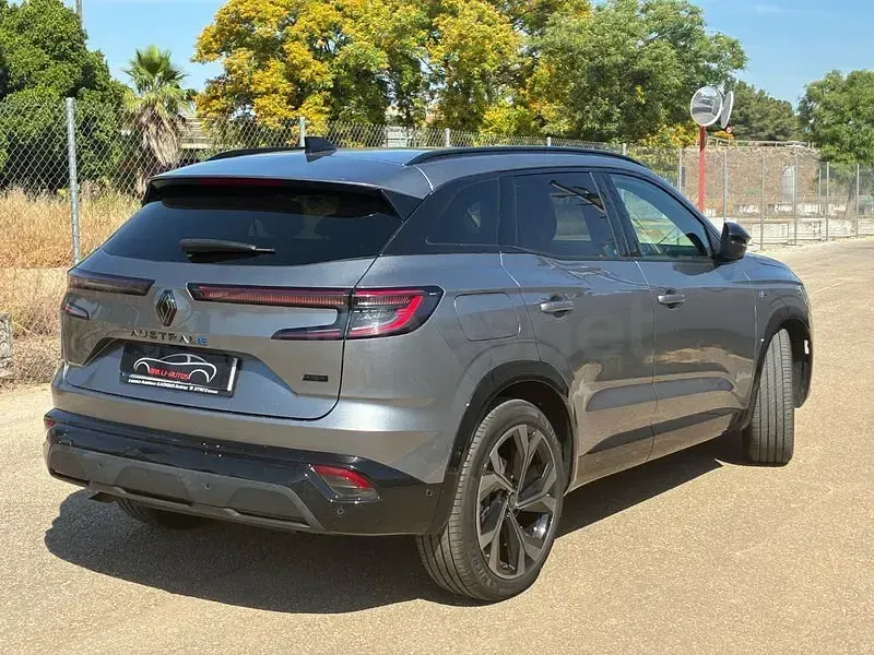 Usado Renault Austral Techno Esprit Alpine 200 CV (147 kW) 2025 Gris / plata SUV