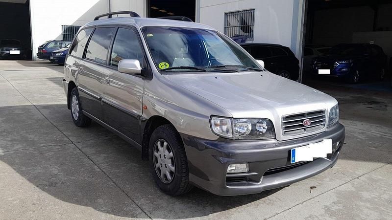 Usado Kia Joice 120 CV (88 kW) 2001 Beige Monovolumen