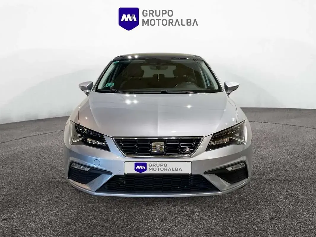 Usado Seat Leon ST FR 125 CV (91 kW) 2017 Plateado Familiar
