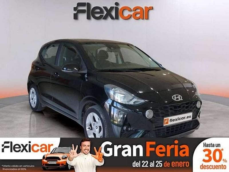 Negro Usado 2022 Hyundai i10 Utilitario | 10.490 € (Precio justo) - Imagen 1/4
