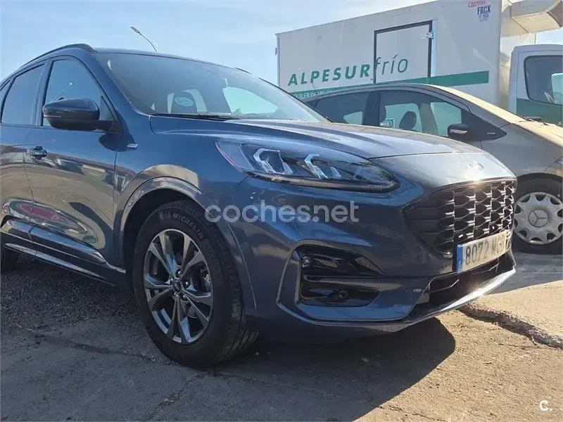 Usado Ford Kuga ST-Line 120 CV (88 kW) 2022 Azul SUV