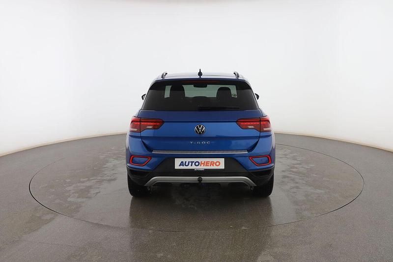 Usado VW T-Roc Life 150 CV (110 kW) 2025 Azul SUV