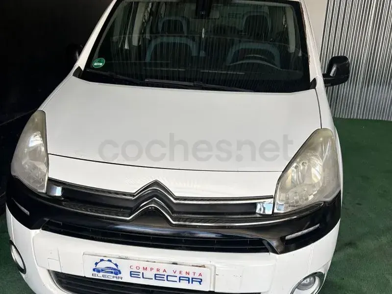 Usado Citroën Berlingo Live 100 CV (73 kW) 2016 Blanco Monovolumen