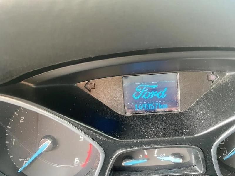 Begagnad Ford Focus Trend 115 HK (84 kW) 2012 Grå