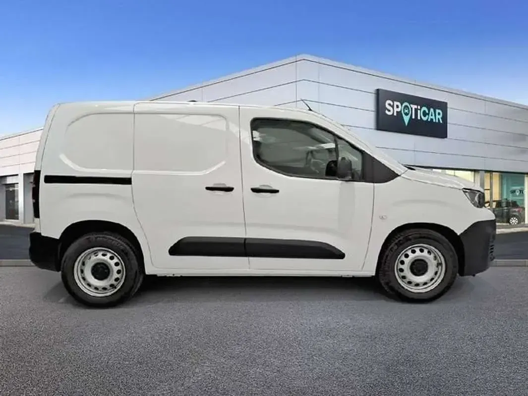 Usado Peugeot Partner 137 CV (100 kW) 2024 Blanco Monovolumen