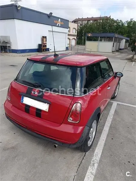 Usado Mini ONE 90 CV (66 kW) 2006 Rojo Utilitario