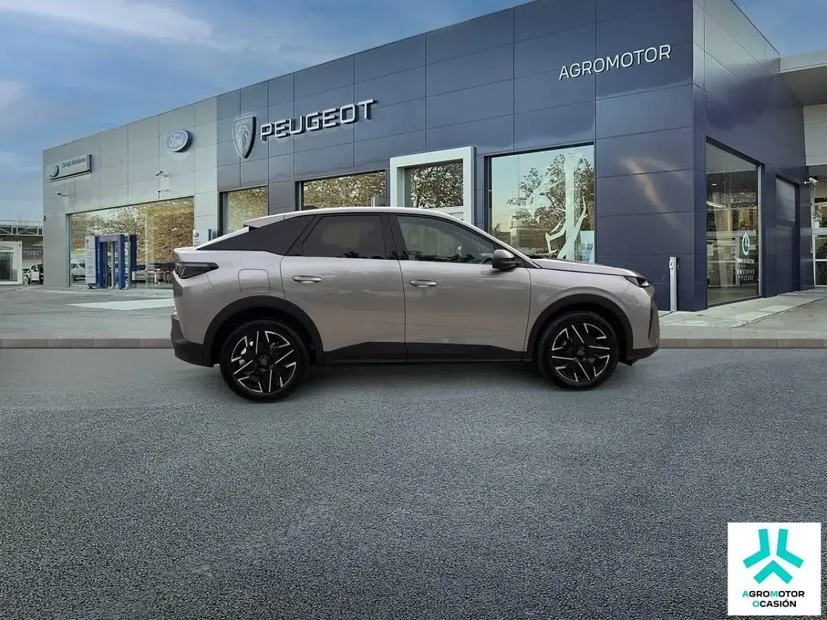 Usado Peugeot 3008 GT 145 CV (106 kW) 2025 Gris SUV