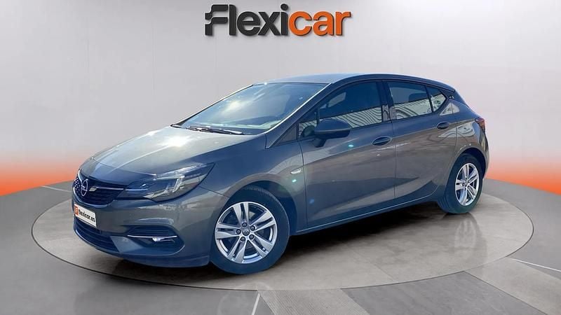Usado Opel Astra 110 CV (80 kW) 2020 Gris Berlina