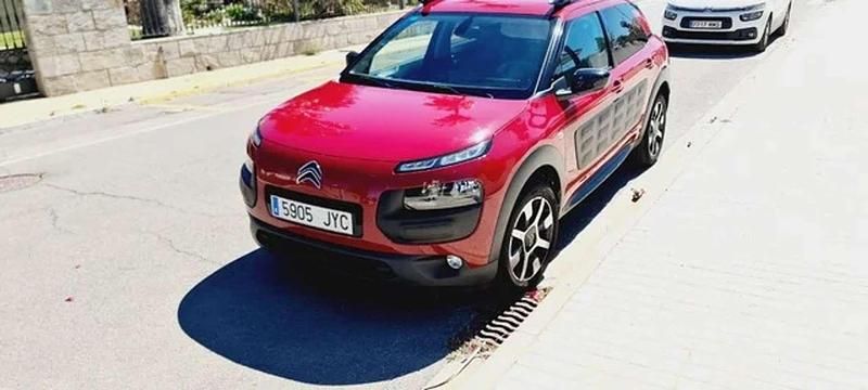 Rojo Usado 2017 Citroën C4 Cactus Feel Utilitario | 8700 € (Buen precio) - Imagen 1/4