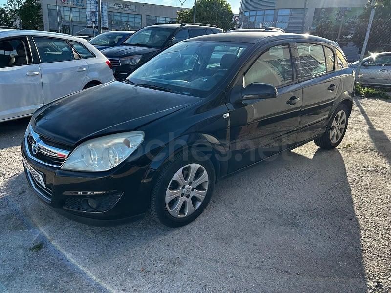 Usado Opel Astra Cosmo 100 CV (73 kW) 2008 Negro Berlina