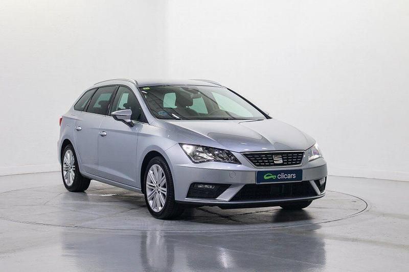 Usado Seat Leon XCELLENCE 130 CV (95 kW) 2020 Gris Familiar