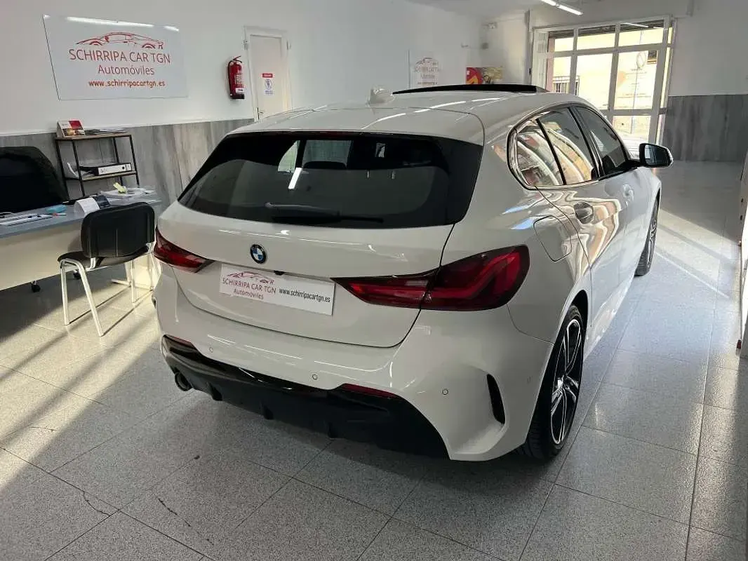 Usado BMW 116 M Sport 136 CV (100 kW) 2023 Blanco Utilitario