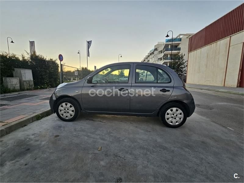 Usado Nissan Micra Visia+ 80 CV (58 kW) 2006 Gris / plata Berlina
