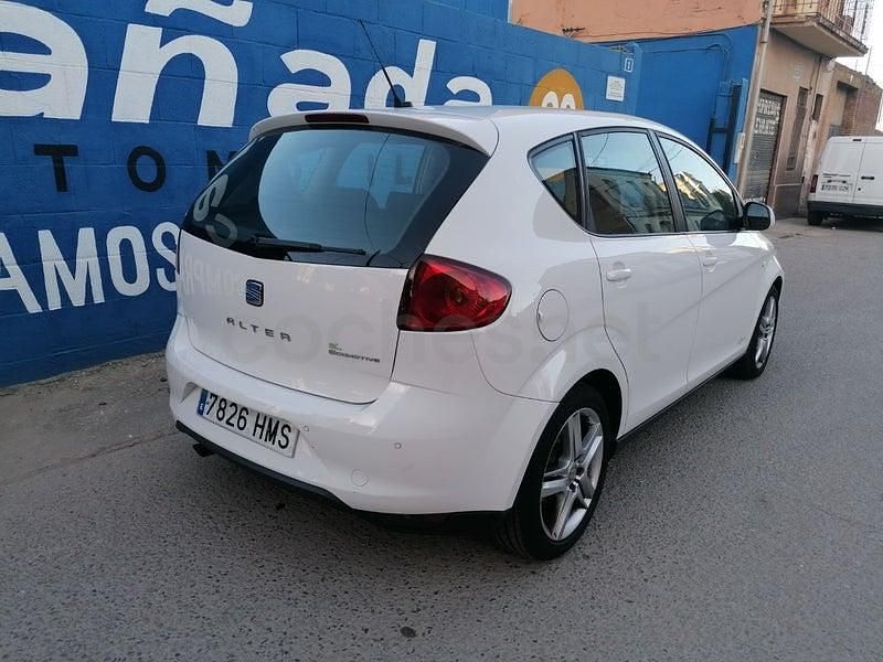 Usado Seat Altea Style 105 CV (77 kW) 2012 Blanco Monovolumen