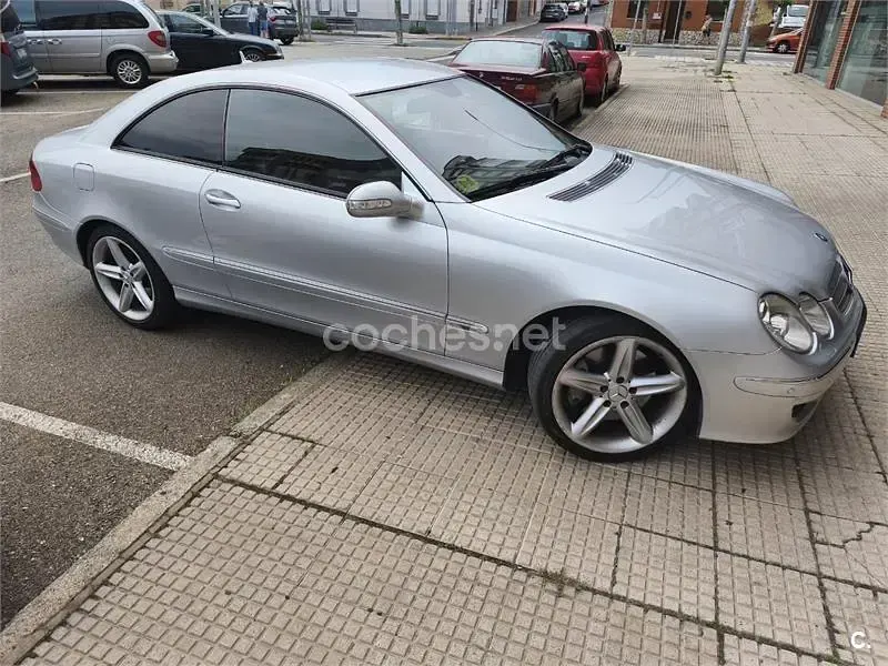 Usado Mercedes CLK320 Elegance 224 CV (164 kW) 2007 Gris / plata Coupe