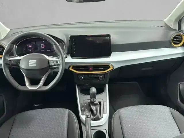 Usado Seat Arona Style 115 CV (84 kW) 2025 Blanco SUV