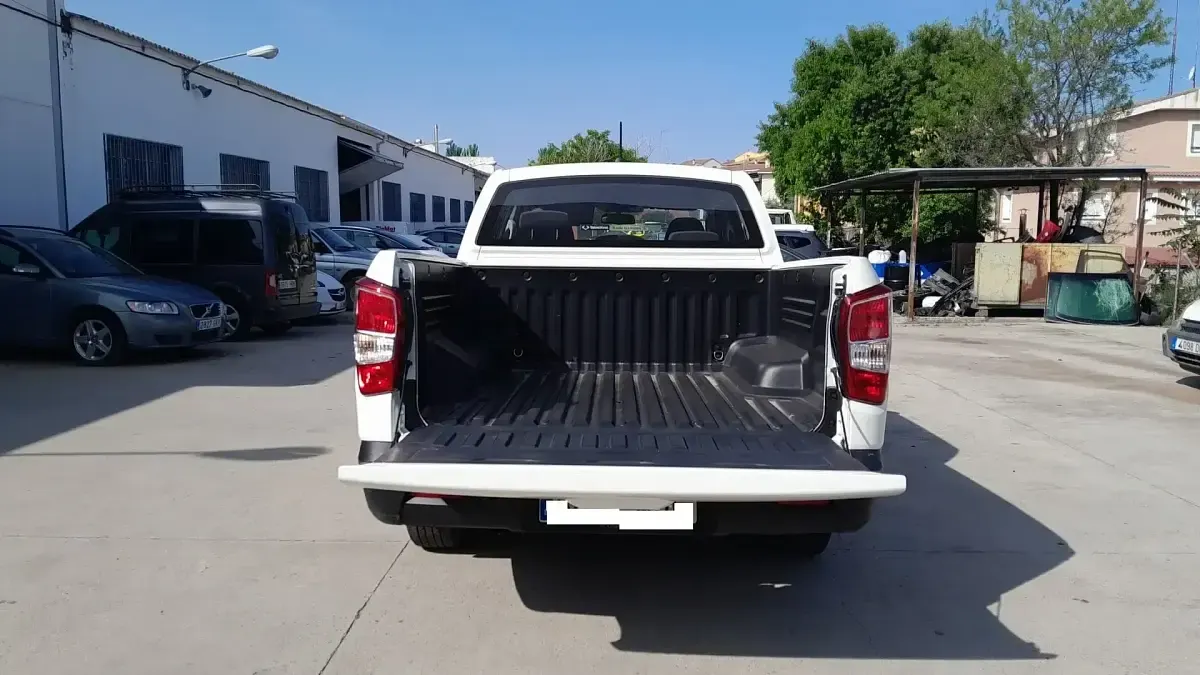 Usado SsangYong Musso 203 CV (149 kW) 2023 Blanco Pickup/Camioneta