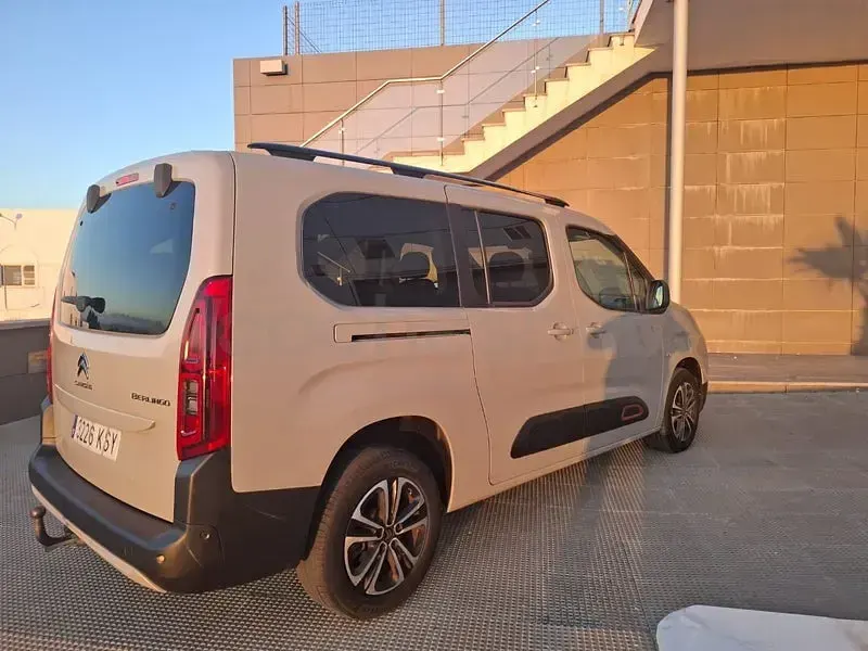 Usado Citroën Berlingo Shine 130 CV (95 kW) 2019 Gris / plata Monovolumen