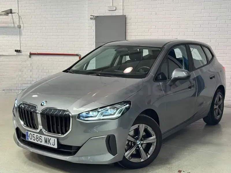 Usado BMW 218 Comfort Edition 150 CV (110 kW) 2023 Gris / plata Familiar