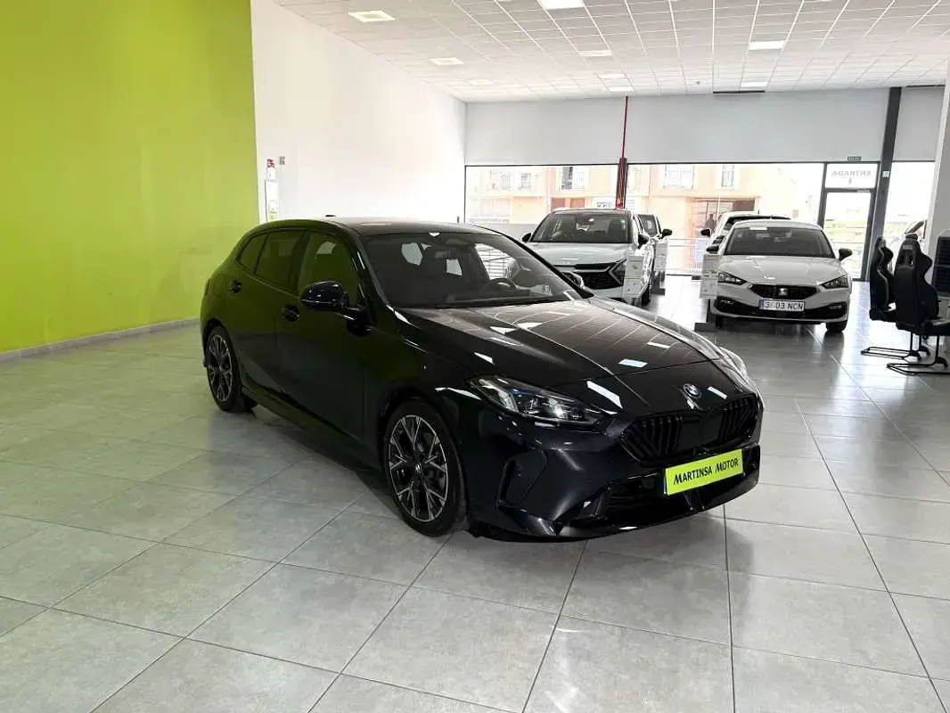 Usado BMW 120 M Sport 163 CV (119 kW) 2025 Negro Utilitario