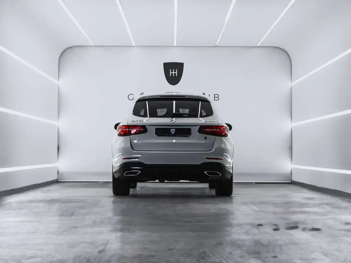 Usado Mercedes GLC220 AMG line 170 CV (125 kW) 2019 Blanco SUV