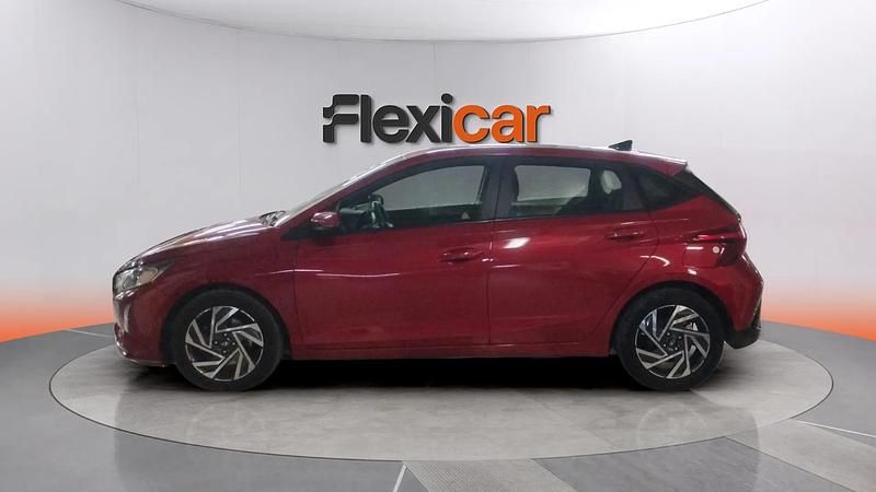 Usado Hyundai i20 101 CV (74 kW) 2024 Rojo Utilitario