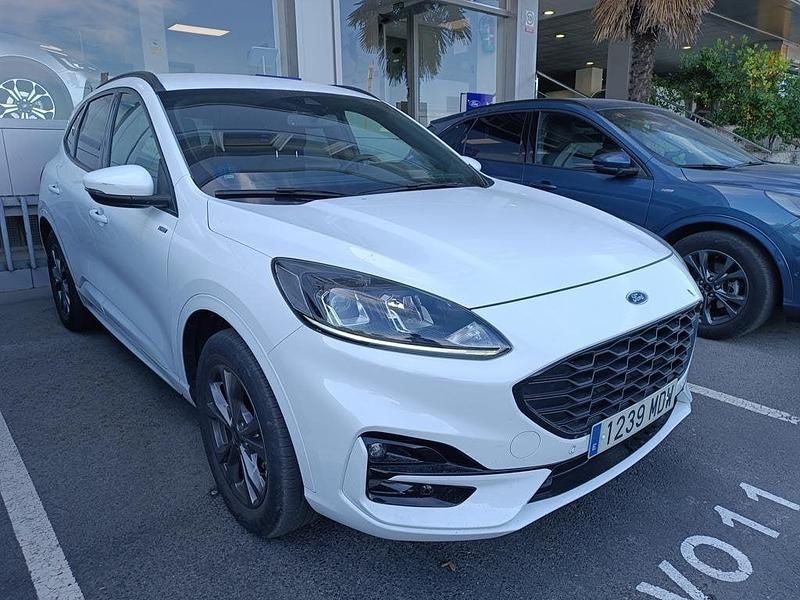 Usado Ford Kuga ST-Line 225 CV (165 kW) 2023 Blanco SUV