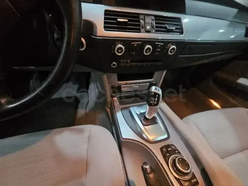 Usado BMW 520 177 CV (130 kW) 2009 Azul Berlina