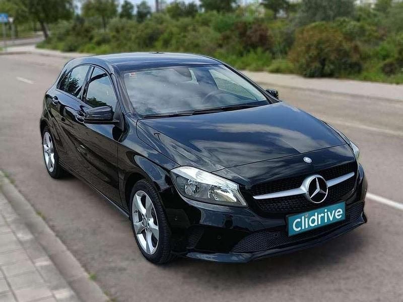 Usado Mercedes A160 95 CV (69 kW) 2016 Negro Utilitario