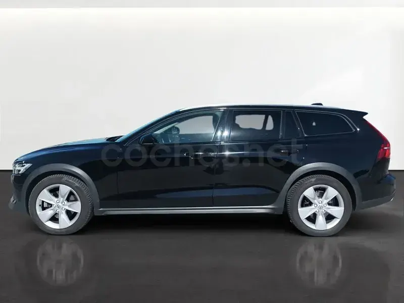 Usado Volvo V60 CC 197 CV (144 kW) 2021 Negro Familiar