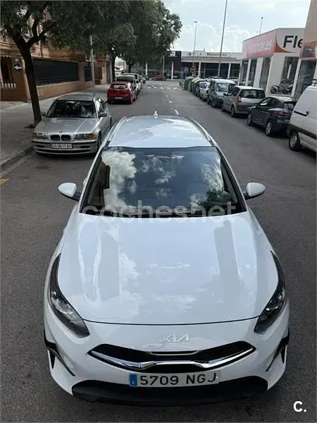 Usado Kia Ceed 100 CV (73 kW) 2025 Blanco Utilitario