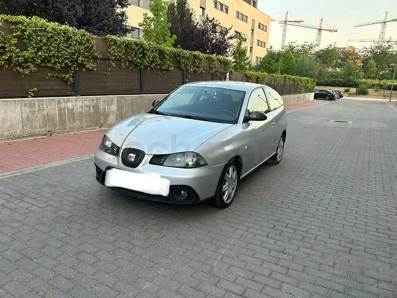 Usado Seat Ibiza Sport 130 CV (95 kW) 2003 Gris / plata Utilitario