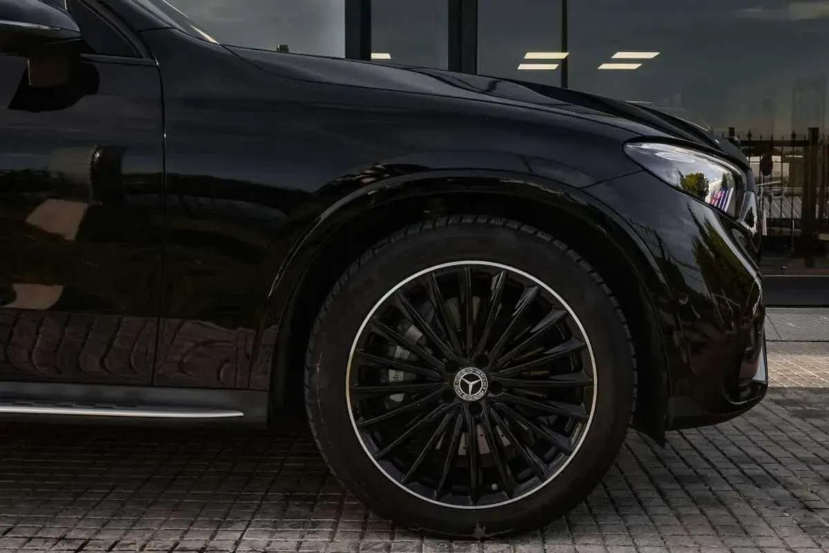 Usado Mercedes GLC300 269 CV (197 kW) 2025 Negro SUV
