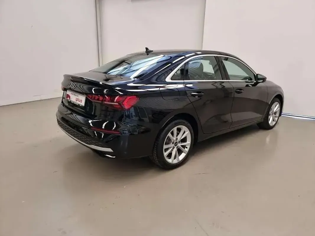 Usado Audi A3 Advanced 116 CV (85 kW) 2025 Negro Berlina