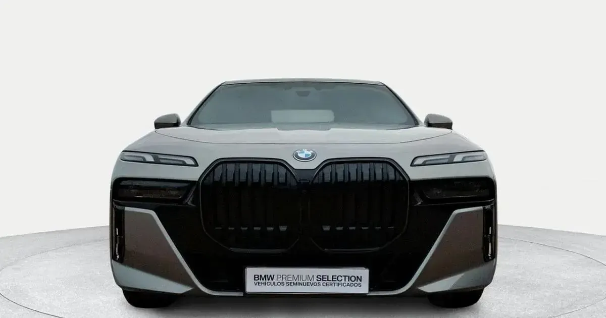 Usado BMW 740 299 CV (219 kW) 2025 Berlina