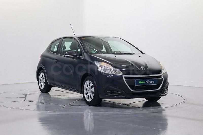 Usado Peugeot 208 Access 82 CV (60 kW) 2016 Negro Utilitario