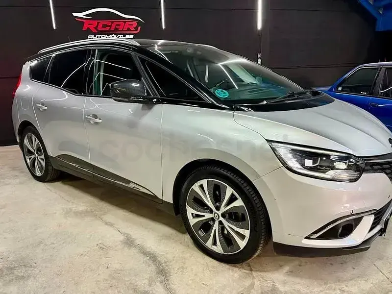 Usado Renault Grand Scénic IV Zen 130 CV (95 kW) 2017 Gris / plata Monovolumen