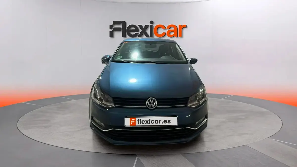 Usado VW Polo 90 CV (66 kW) 2017 Azul Berlina