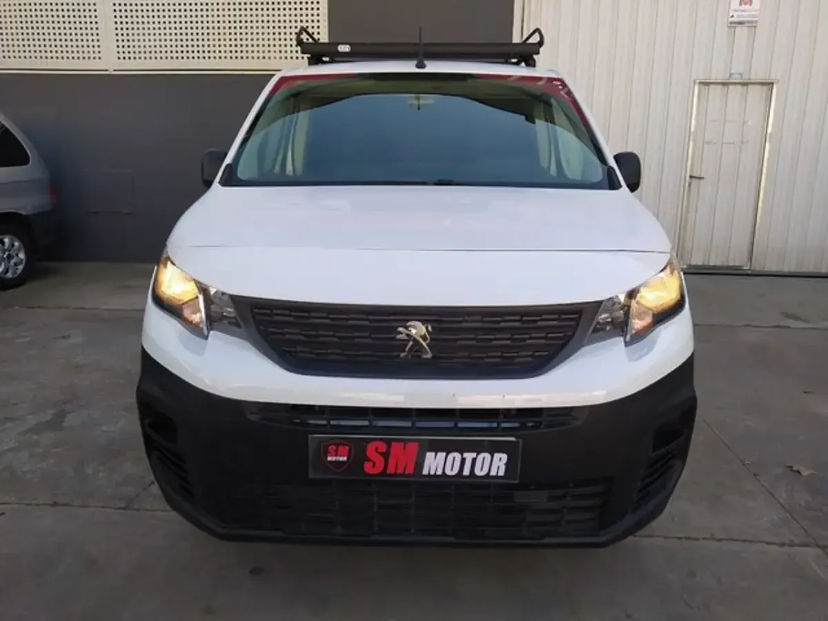 Usado Peugeot Partner Premium 73 CV (53 kW) 2019 Blanco Monovolumen
