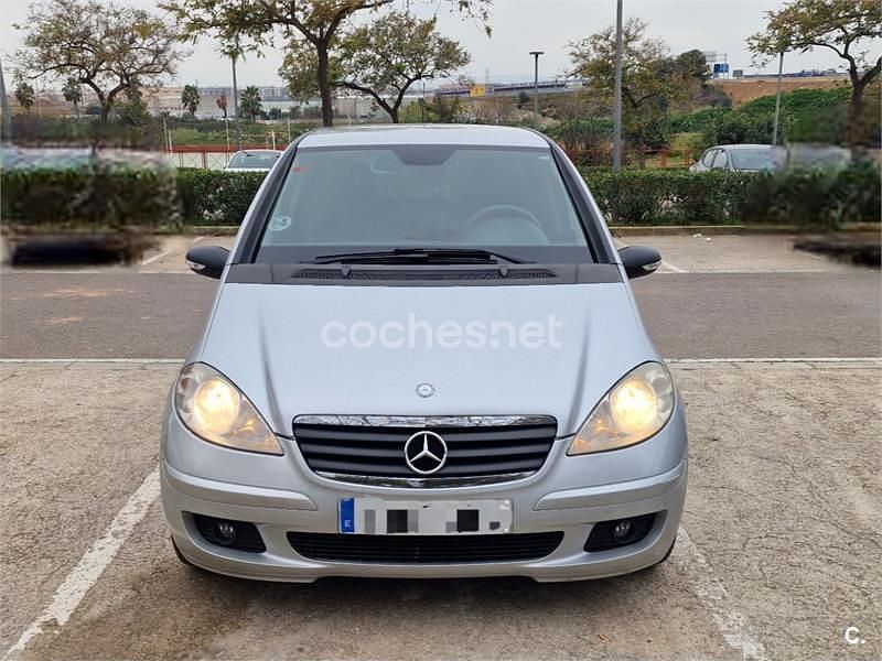 Usado Mercedes A160 Classic 82 CV (60 kW) 2007 Gris / plata Monovolumen