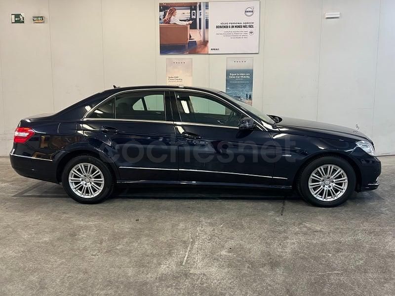 Usado Mercedes E250 Elegance 204 CV (150 kW) 2011 Azul Berlina