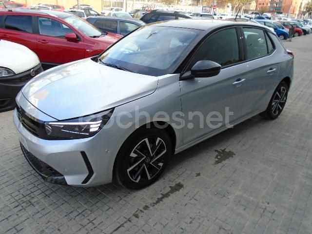 Usado Opel Corsa 100 CV (73 kW) 2025 Gris / plata Berlina