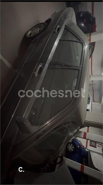 Usado Mercedes 190 94 CV (69 kW) 1988 Negro Berlina