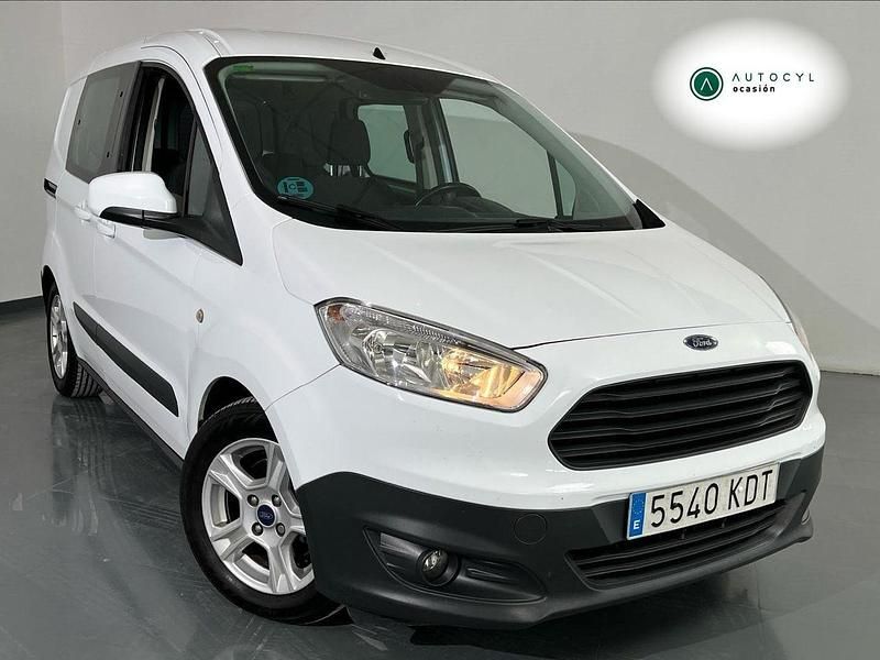 Blanco Usado 2017 Ford Tourneo Courier Trend Monovolumen | 11.000 € (Un poco caro) - Imagen 1/4