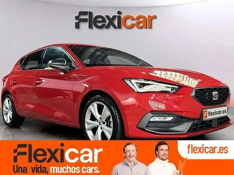 Rojo Usado 2023 Seat Leon FR Utilitario | 20.690 € (Precio justo) - Imagen 1/4
