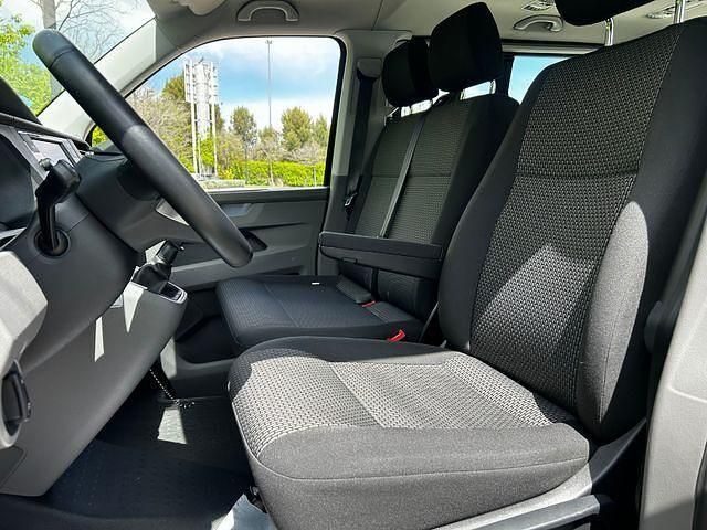 Usado VW Caravelle 110 CV (80 kW) 2023 Gris Van