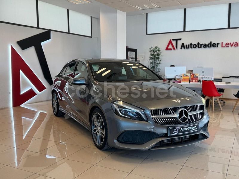 Gris / plata Usado 2017 Mercedes A200 Berlina | 21.250 € (Precio justo) - Imagen 1/4